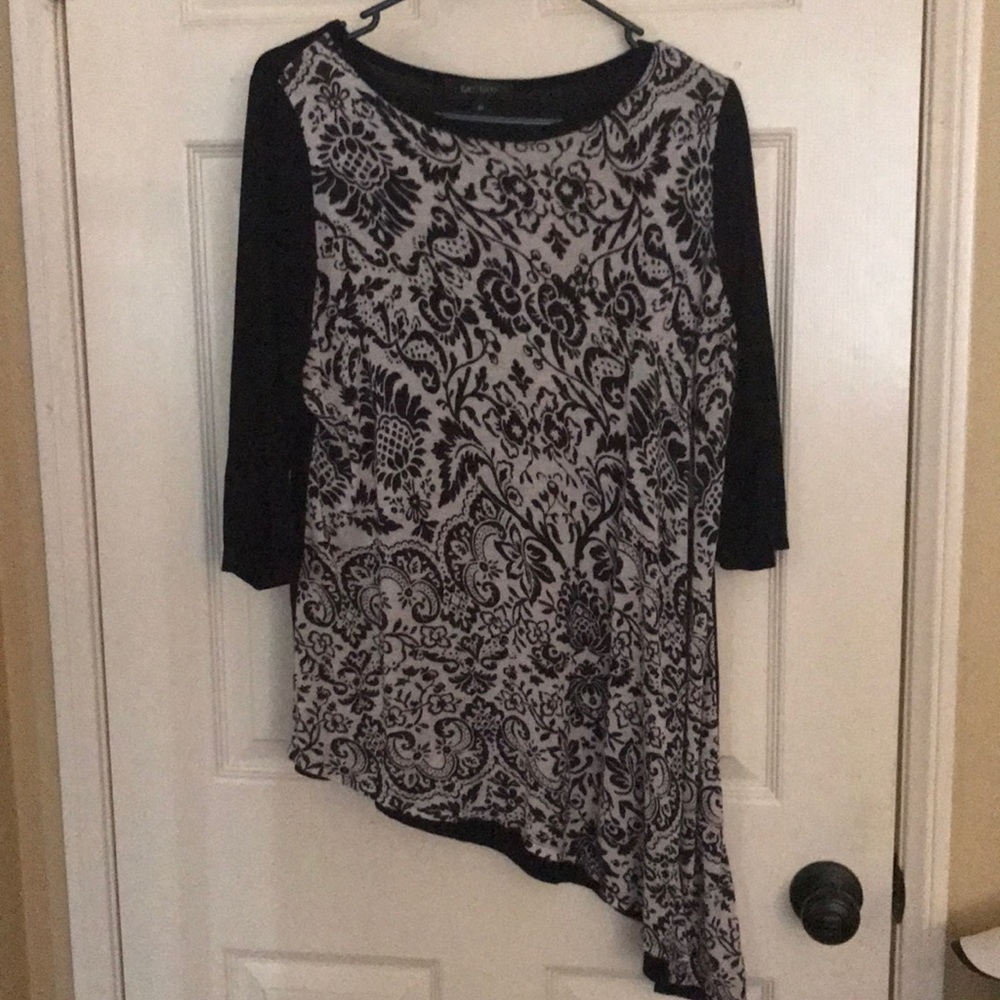 Karen Kane Asymmetrical Floral top 0x
